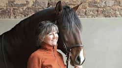 Sonja Weber mit ihrem Pferd Magusto im Porträt