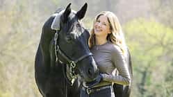 Juliane Dörr Dressur Landeskader Bonito Finest Black Lady Nachwuchs-Dressurreiterin Juliane Dörr startete innerhalb eines Jahres durch und ist jetzt im Landeskader