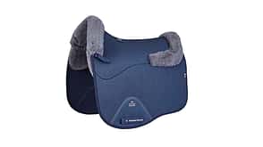 Blaue Lammfell-Schabracke von Premier Equine