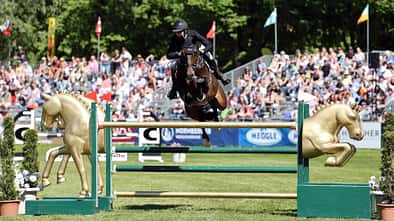 Springreiter zum Großen Preis bei der Pferd International in München