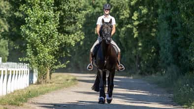Moritz Treffinger auf dem Pferd beim Ausritt