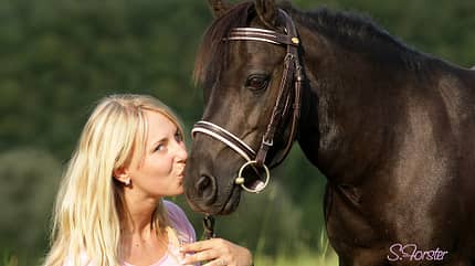 CAV-Schmusebild-Nadine-Nehm CAV-Schmusebild-Nadine-Nehm