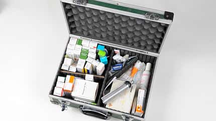 CAV Tierarzt Auto Apotheke 11 CAV Tierarzt Auto Apotheke 11