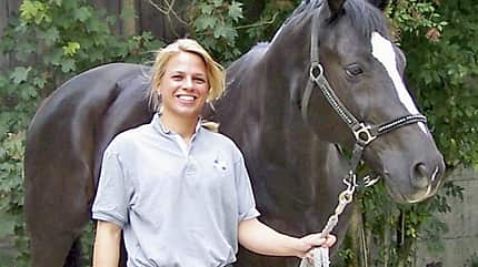 CAV-0111-10-Fragen-Pferd-Sylvester-Anja-Schuette-Tipp (jpg) CAV-0111-10-Fragen-Pferd-Sylvester-Anja-Schuette-Tipp (jpg)