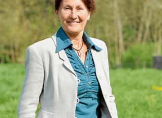CAV-Pferd-begruessen-Experte-Wedig-Elke (jpg) CAV-Pferd-begruessen-Experte-Wedig-Elke (jpg)