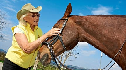 Linda Tellington-Jones,Tellington-Touch,TT-Touch,Liberty-Ring,Lindale,Bodenarbeit,Führtraining,Reiten,Halsring CV_LTJ_13.04.18
