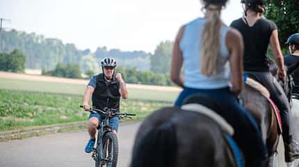 CAVALLO Dossier Radler vs Reiter Dossier Radler vs Reiter