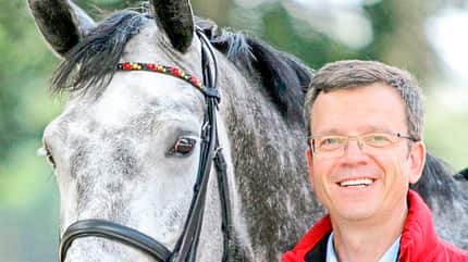 CAVALLO Sind Wölfe eine Gefahr für unsere Pferde? Sind Wölfe eine Gefahr für unsere Pferde?