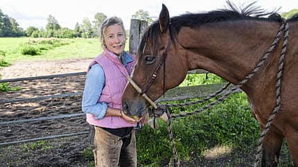 CAVALLO DIe Künstlerin Saskia von Sperber - Ein Leben in Farbe CAVALLO DIe Künstlerin Saskia von Sperber - Ein Leben in Farbe