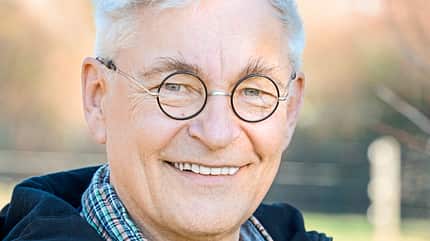 Burkhard Rau, Experte, Hufbearbeitung, Hufschmiedemeister, Pferdephysiotherapeut Burkhard Rau im Porträt