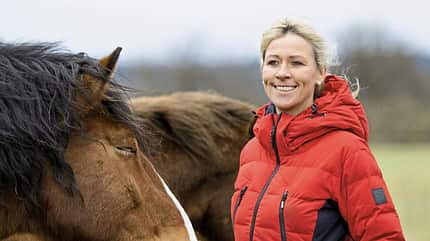 CAVALLO Katja Schnabel - Drohen, treten, beißen: Was steckt dahinter? So eine Zickerei! CAVALLO Katja Schnabel