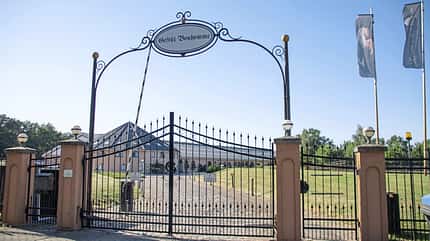 Eingangstor des Gestüt Bonhomme