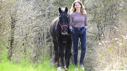 Juliane Dörr Dressur Landeskader Bonito Finest Black Lady Nachwuchs-Dressurreiterin Juliane Dörr startete innerhalb eines Jahres durch und ist jetzt im Landeskader