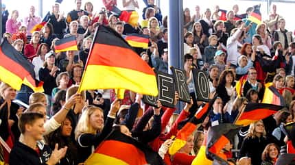 WM, Aachen Jubelndes Publikum im Reitsport-Stadion