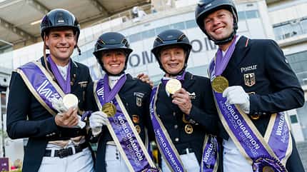 Team Germany, Dressur, Dressage, Reitstadion Soers, Aachen, Reiten, Reitsport, Equestrian, Reit-WM, FEI World Dressage Championship, Grand Prix, Medal ceremony AACHEN - FEI World Championships 2026: das deutsche Dressur-Team mit ihren Goldmedaillen um den Hals.