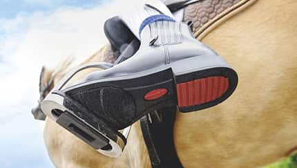 CAV 07_2010 Stiefeletten Test_Aufmacherprinzip_LIR2116 (jpg)