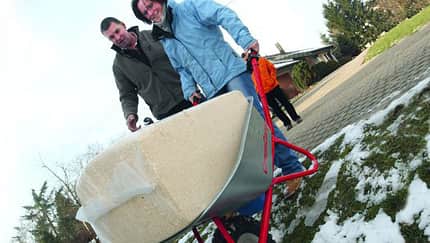 CAV_05_2010-Elektrokarre_Schubkarre_Misten_c110_02 (jpg)