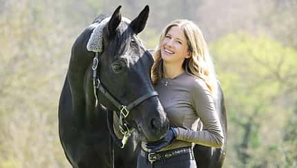 Juliane Dörr Dressur Landeskader Bonito Finest Black Lady Nachwuchs-Dressurreiterin Juliane Dörr startete innerhalb eines Jahres durch und ist jetzt im Landeskader