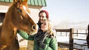 Paar mit Pferd