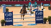 Alessandra Reich über dem Sprung während der Marques de Vargas Trophy zur Madrid Horse Week 2022