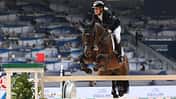 Janne Friederike Meyer-Zimmermann zur Longines Global Champions Tour Shanghai über dem Sprung