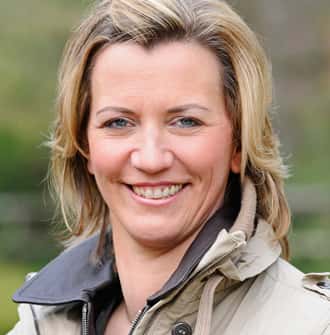 CAV-Pferd-begruessen-Experte-Behrens-Frauke (jpg) CAV-Pferd-begruessen-Experte-Behrens-Frauke (jpg)