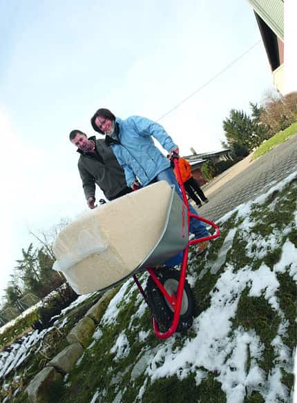 CAV_05_2010-Elektrokarre_Schubkarre_Misten_c110_02 (jpg)