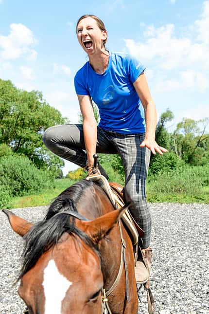 CAVALLO Redaktion in Aktion - Stuntreiten Redaktion in Aktion - Stuntreiten