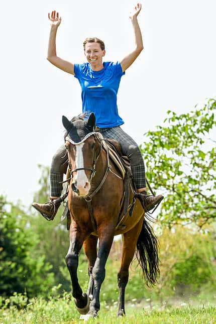 CAVALLO Redaktion in Aktion - Stuntreiten Redaktion in Aktion - Stuntreiten